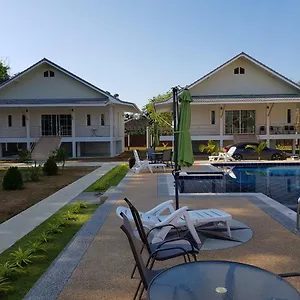  Holiday park Poolside Thailand