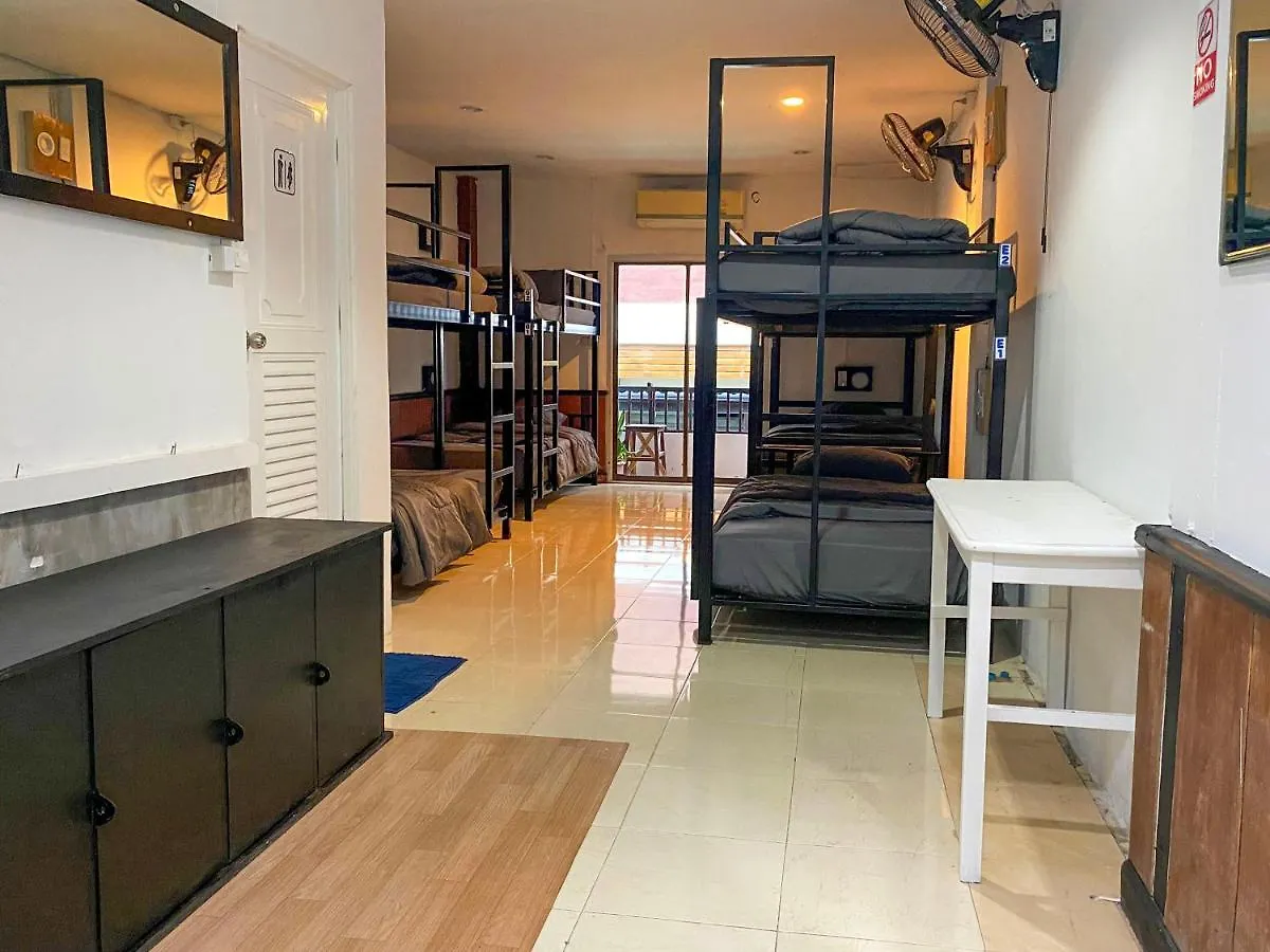 Phi Phi Little Hub Hostel Thailand